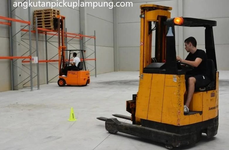 Jurusan Logistik dan Rantai Pasok